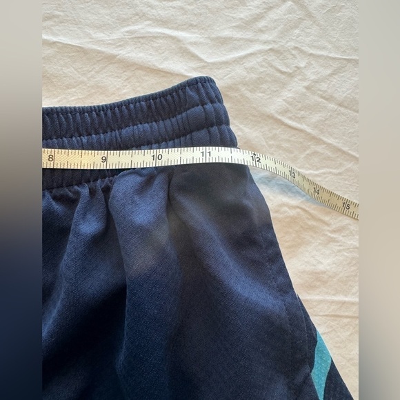 Nike - Boys Shorts - Size L - Few Stray Threads - Picture 4 of 10